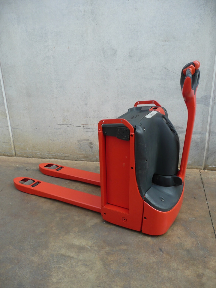 Linde T 16 - Rokas palešu ratiņi: foto 1 Linde T 16 - Rokas palešu ratiņi: foto 1
