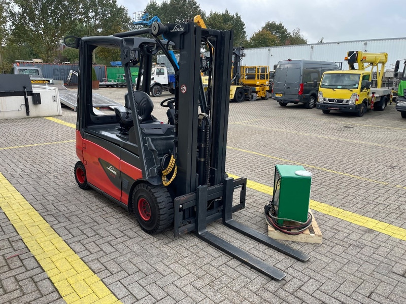 Linde E 25 L-01 - Elektroiekrāvējs: foto 5 Linde E 25 L-01 - Elektroiekrāvējs: foto 5
