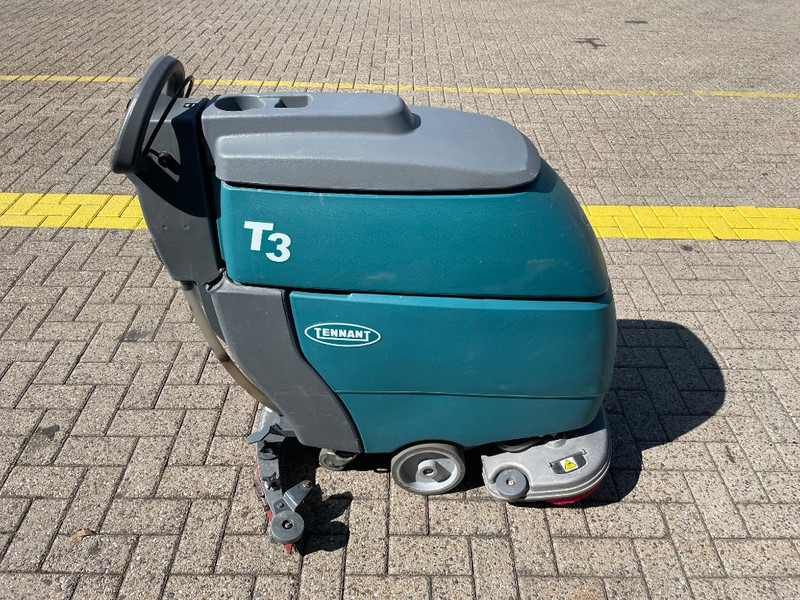 TENNANT T 3 - Ielu tīrīšanas mašīna: foto 5 TENNANT T 3 - Ielu tīrīšanas mašīna: foto 5