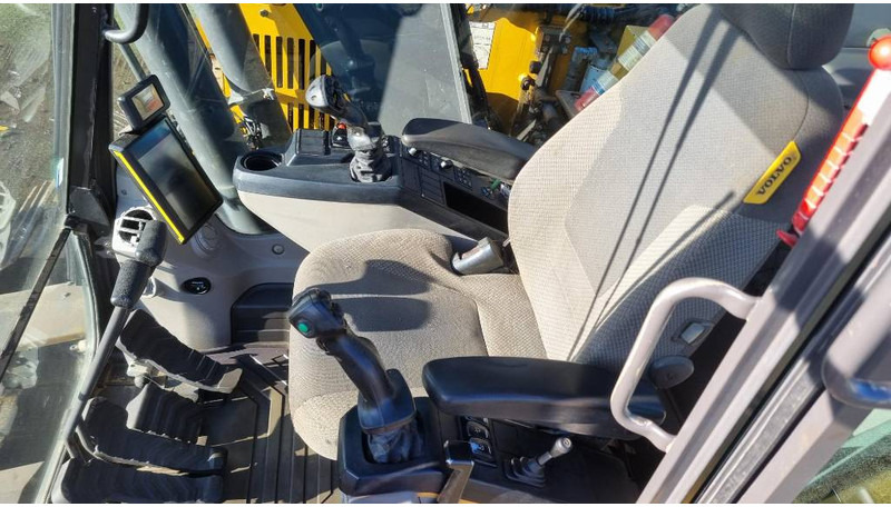 Kāpurķēžu ekskavators Volvo ECR145 EL, Bandgrävare: foto 6