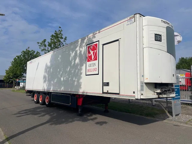 Schmitz Cargobull Frigo Thermoking SLX MOT 02-2026 - Puspiekabe izotermiskais: foto 3 Schmitz Cargobull Frigo Thermoking SLX MOT 02-2026 - Puspiekabe izotermiskais: foto 3