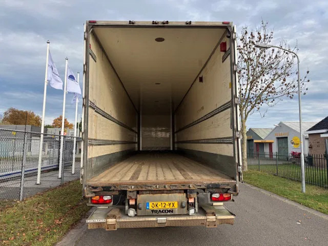 Puspiekabe slēgtā virsbūve Tracon TRAILERS 2-axle closed box Tridec steering taillift 2 ton: foto 8 Puspiekabe slēgtā virsbūve Tracon TRAILERS 2-axle closed box Tridec steering taillift 2 ton: foto 8