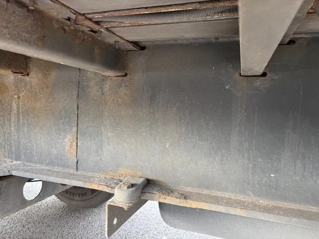 Puspiekabe slēgtā virsbūve Tracon TRAILERS 2-axle closed box Tridec steering taillift 2 ton: foto 14 Puspiekabe slēgtā virsbūve Tracon TRAILERS 2-axle closed box Tridec steering taillift 2 ton: foto 14