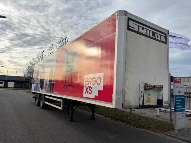 Tracon TRAILERS 2-axle closed box Tridec steering taillift 2 ton - Puspiekabe slēgtā virsbūve: foto 3 Tracon TRAILERS 2-axle closed box Tridec steering taillift 2 ton - Puspiekabe slēgtā virsbūve: foto 3
