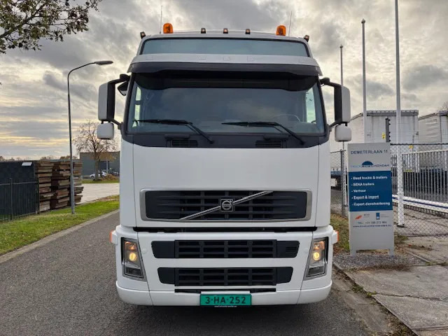 Volvo FH 12 420 4x2T Globetrotter 720.000km!! Analog tacho MOT 06-2026 - Vilcējs: foto 2 Volvo FH 12 420 4x2T Globetrotter 720.000km!! Analog tacho MOT 06-2026 - Vilcējs: foto 2