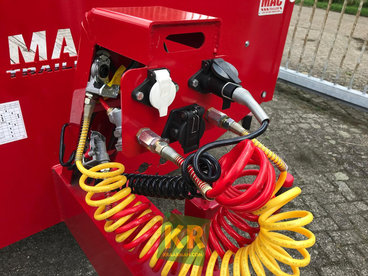 16 PREMIUM MAC Trailers - Piekabe zema profila platforma: foto 2 16 PREMIUM MAC Trailers - Piekabe zema profila platforma: foto 2