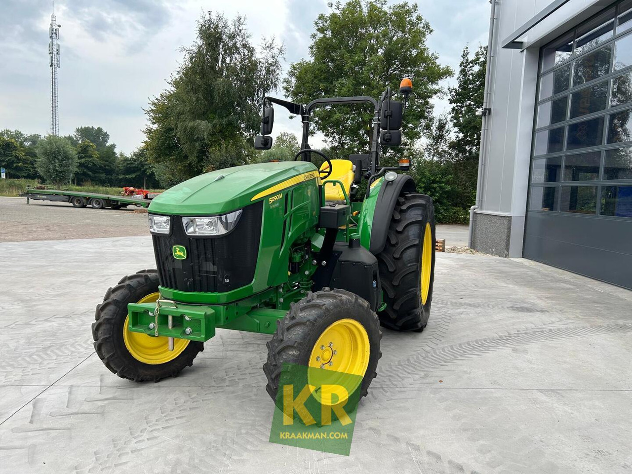 5090M John Deere - Traktors: foto 1 5090M John Deere - Traktors: foto 1