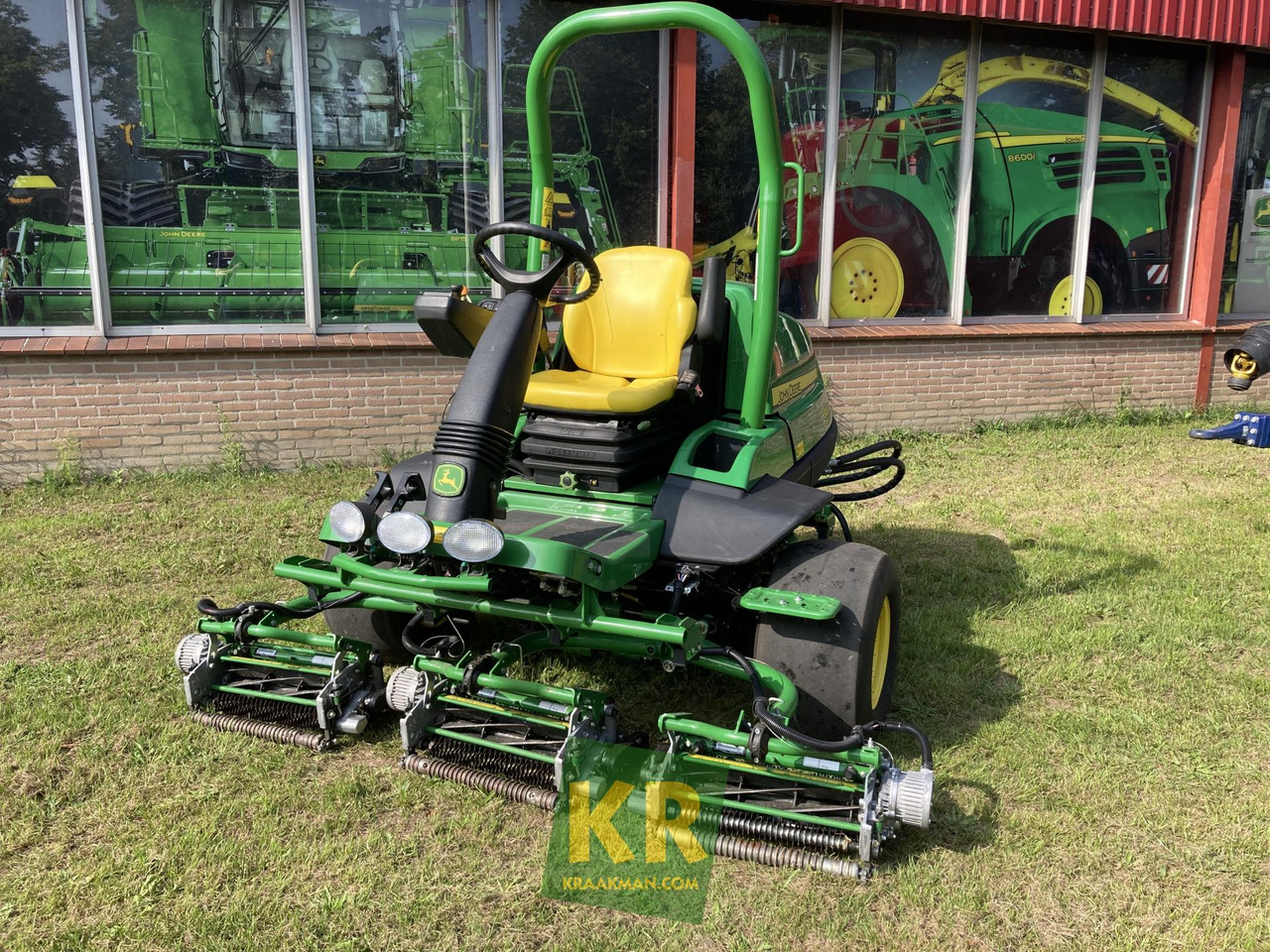 8000A E-CUT John Deere - Zāles pļāvējs: foto 3 8000A E-CUT John Deere - Zāles pļāvējs: foto 3