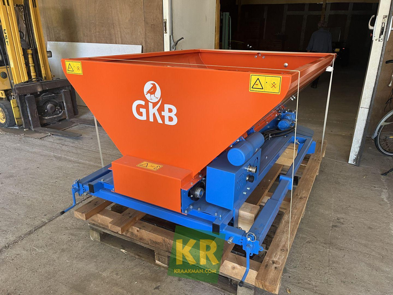 GKB Sandspreader - Sāls un smilts kaisītājs: foto 2 GKB Sandspreader - Sāls un smilts kaisītājs: foto 2