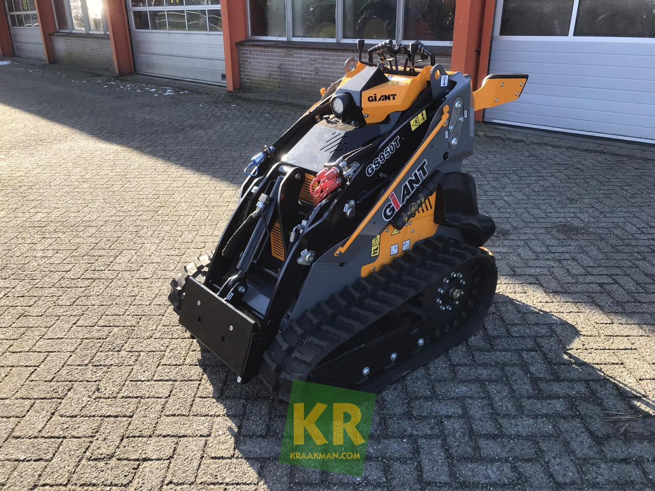 Giant GS950T - Kompaktiekrāvējs: foto 1 Giant GS950T - Kompaktiekrāvējs: foto 1