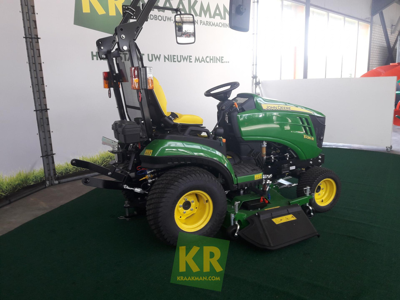 John Deere 1026R - Mini traktors: foto 2 John Deere 1026R - Mini traktors: foto 2
