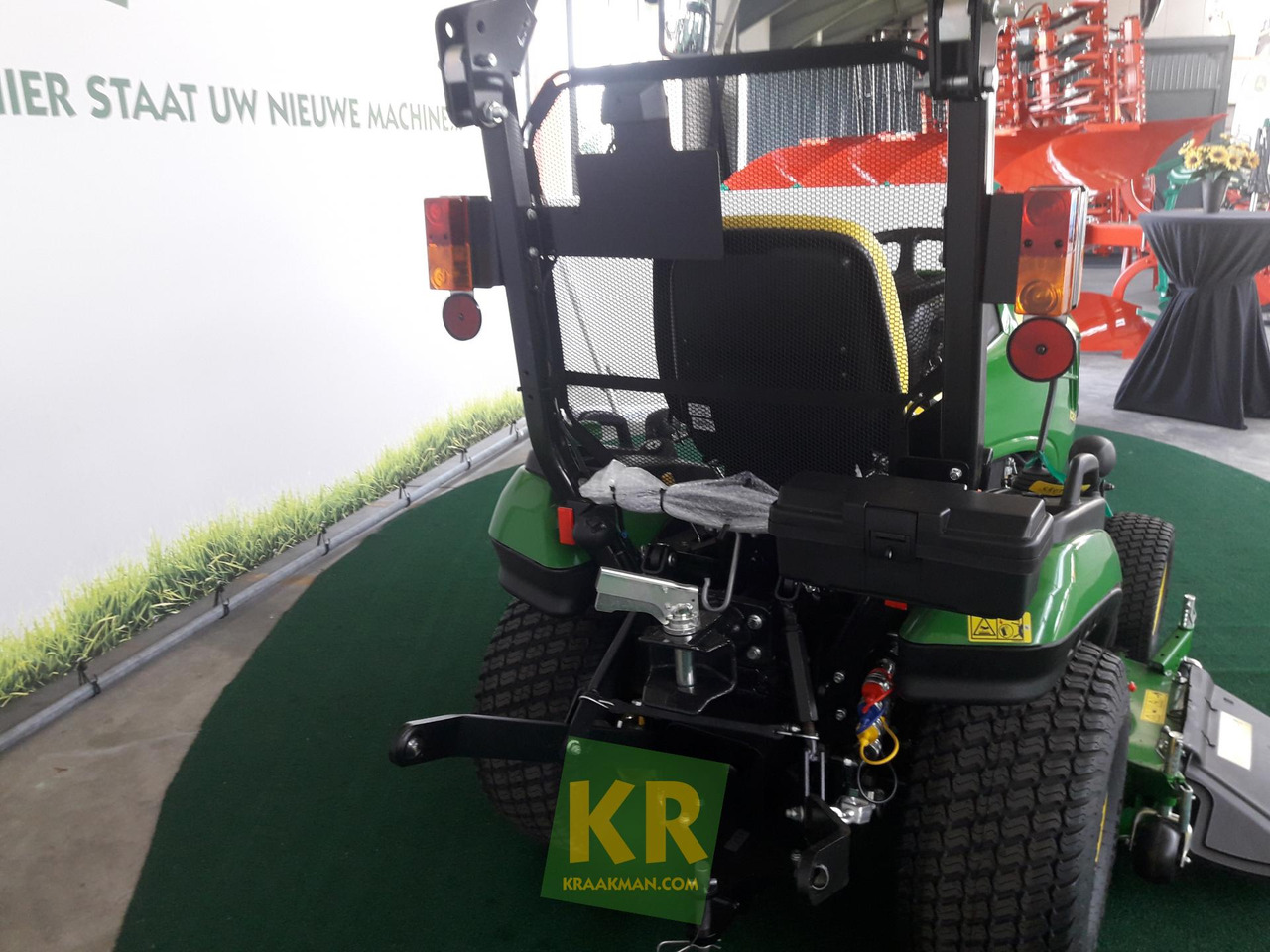 John Deere 1026R - Mini traktors: foto 5 John Deere 1026R - Mini traktors: foto 5