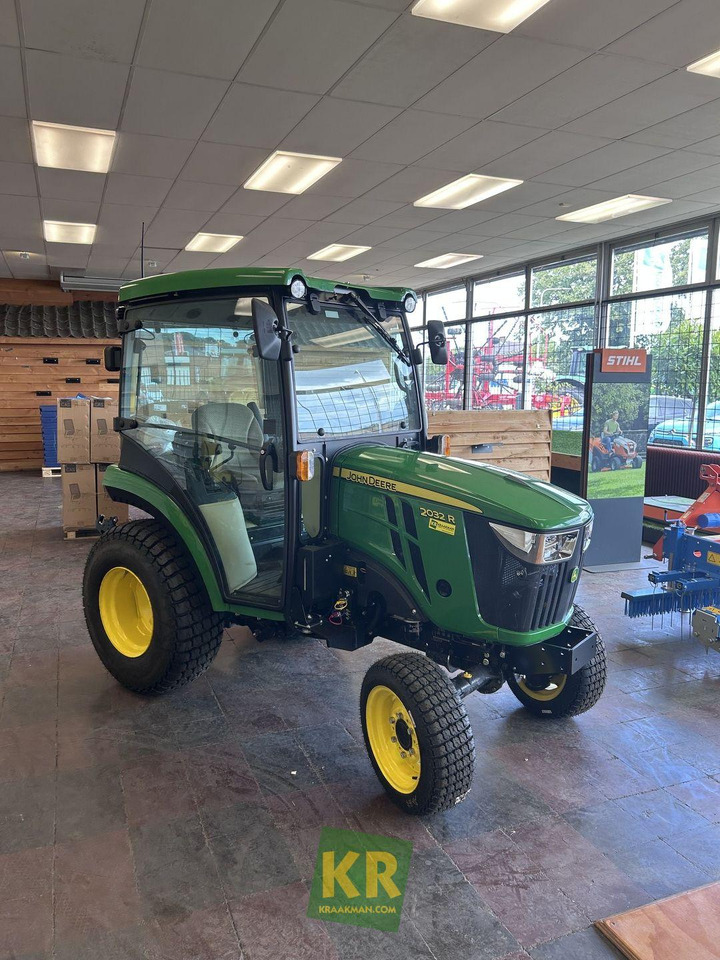 John Deere 2032R - Mini traktors: foto 4 John Deere 2032R - Mini traktors: foto 4