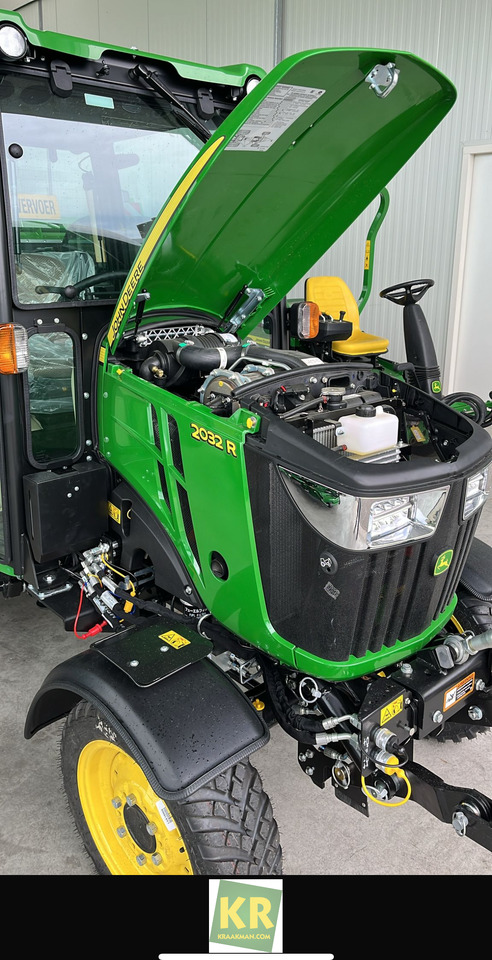 John Deere 2032R - Mini traktors: foto 3 John Deere 2032R - Mini traktors: foto 3