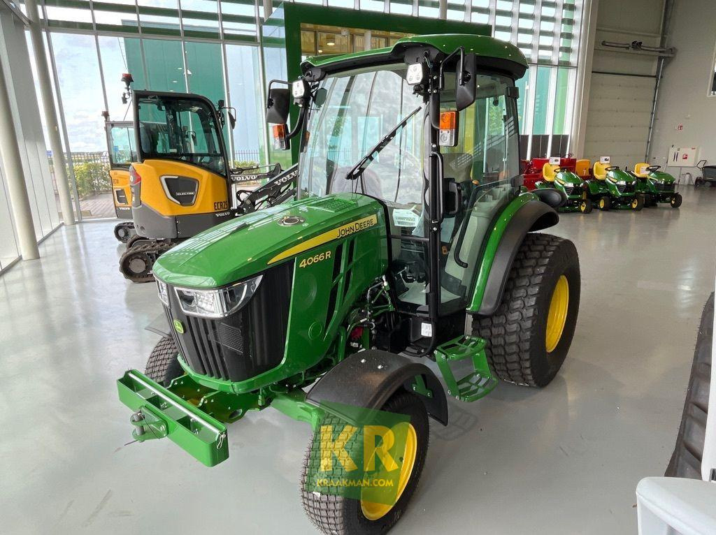 John Deere 4066R - Mini traktors: foto 2 John Deere 4066R - Mini traktors: foto 2