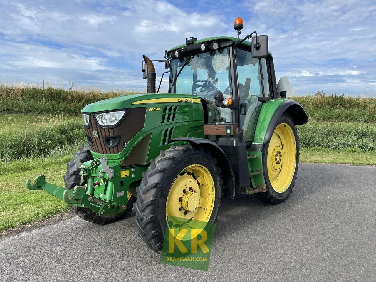 John Deere 6125M - Traktors: foto 1 John Deere 6125M - Traktors: foto 1
