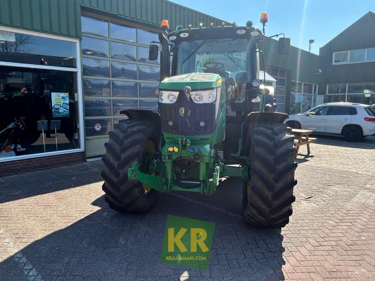 John Deere 6150R - Traktors: foto 2 John Deere 6150R - Traktors: foto 2