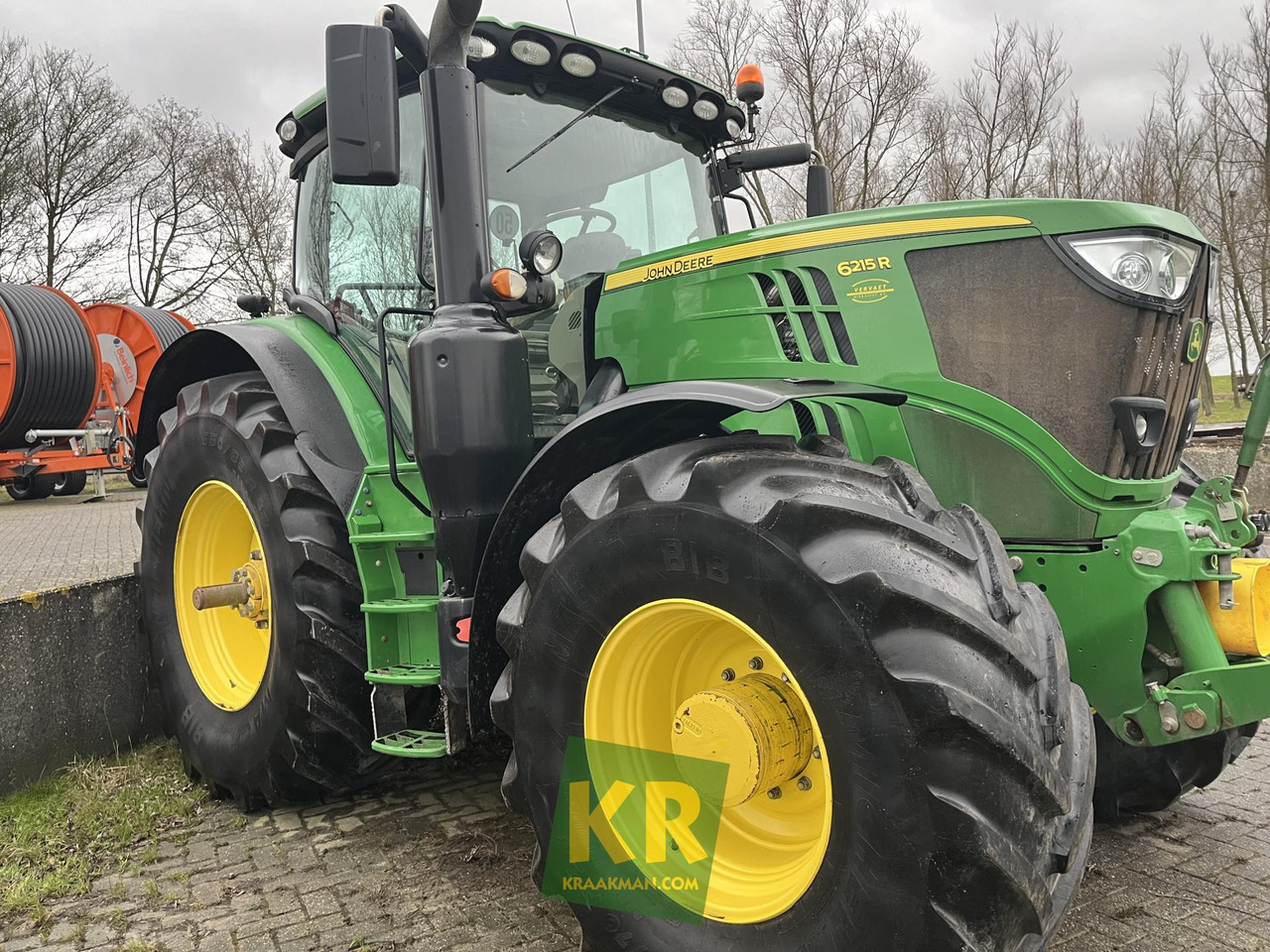 John Deere 6215R - Traktors: foto 3 John Deere 6215R - Traktors: foto 3