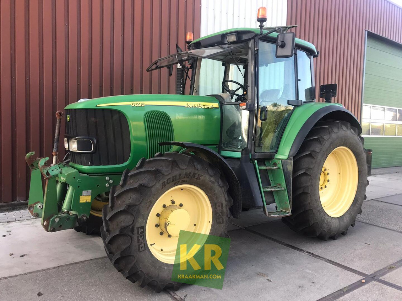 John Deere 6620 - Traktors: foto 1 John Deere 6620 - Traktors: foto 1