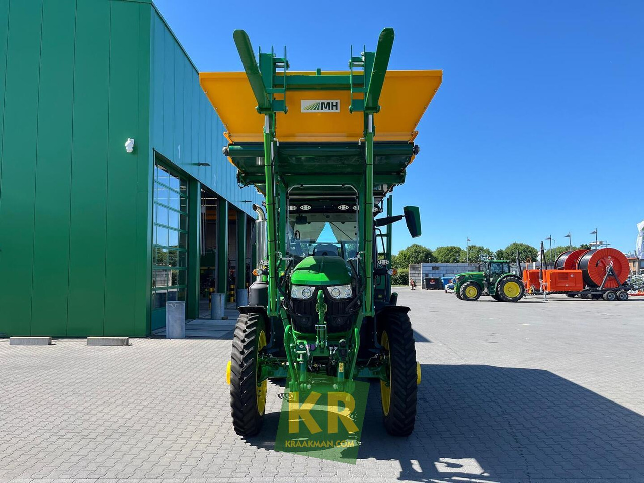 John Deere 6R 155 - Traktors: foto 2 John Deere 6R 155 - Traktors: foto 2