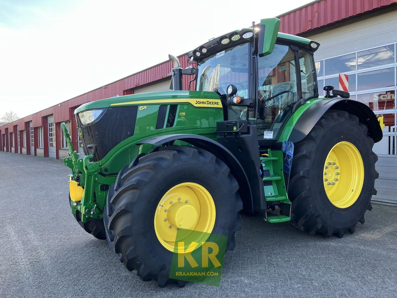 John Deere 6R 175 - Traktors: foto 1 John Deere 6R 175 - Traktors: foto 1
