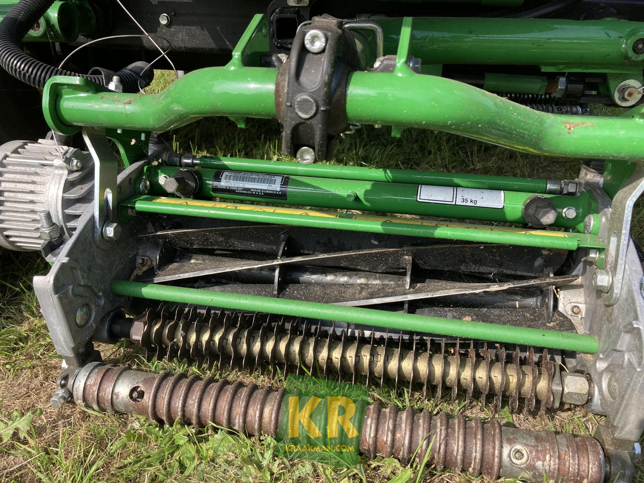 John Deere 8000A E-CUT  - Zāles pļāvējs: foto 4 John Deere 8000A E-CUT  - Zāles pļāvējs: foto 4