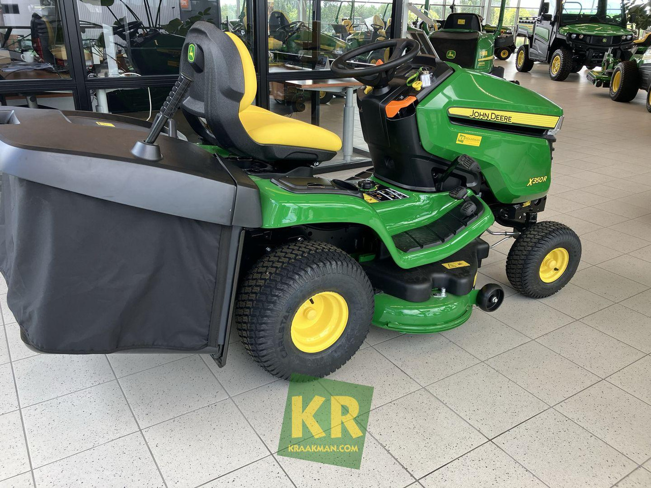 John Deere X350R - Zāles pļāvējs: foto 3 John Deere X350R - Zāles pļāvējs: foto 3