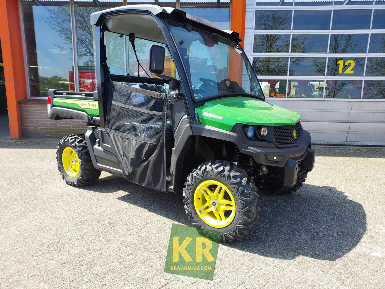 John Deere XUV835M - Kvadricikls: foto 1 John Deere XUV835M - Kvadricikls: foto 1