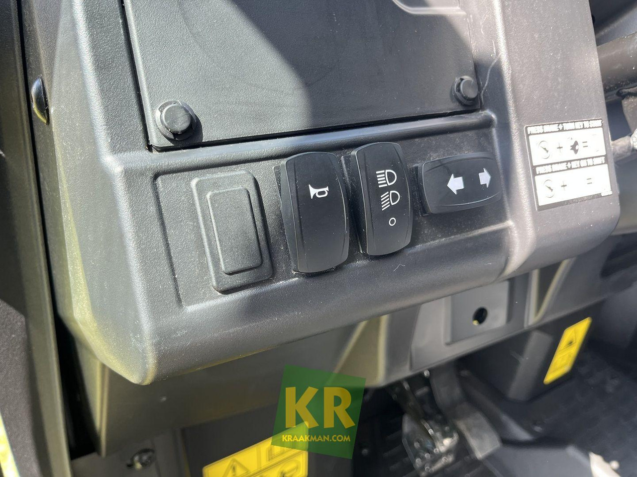 John Deere XUV875M - Kvadricikls: foto 3 John Deere XUV875M - Kvadricikls: foto 3