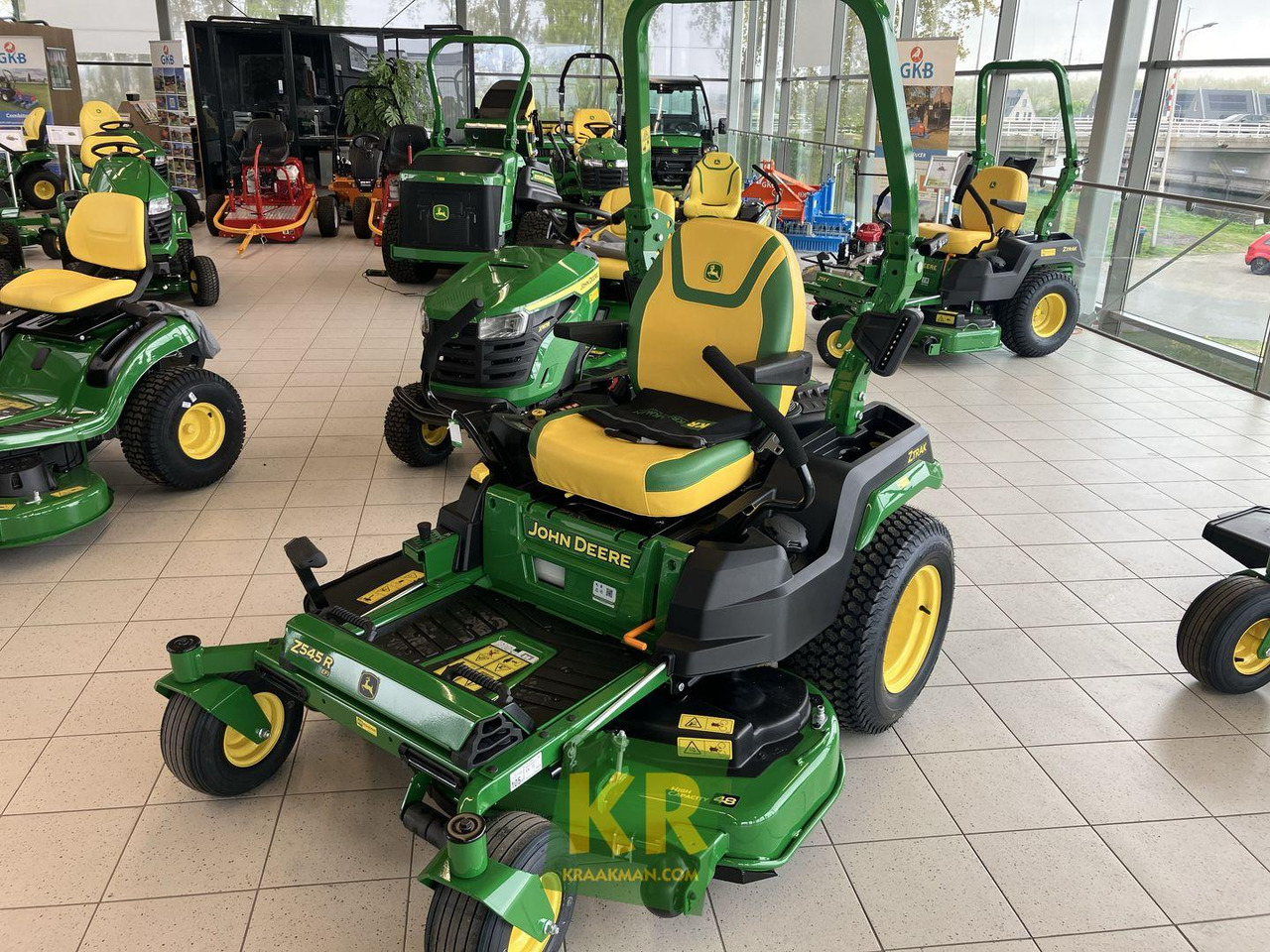John Deere Z545R - Zāles pļāvējs: foto 4 John Deere Z545R - Zāles pļāvējs: foto 4