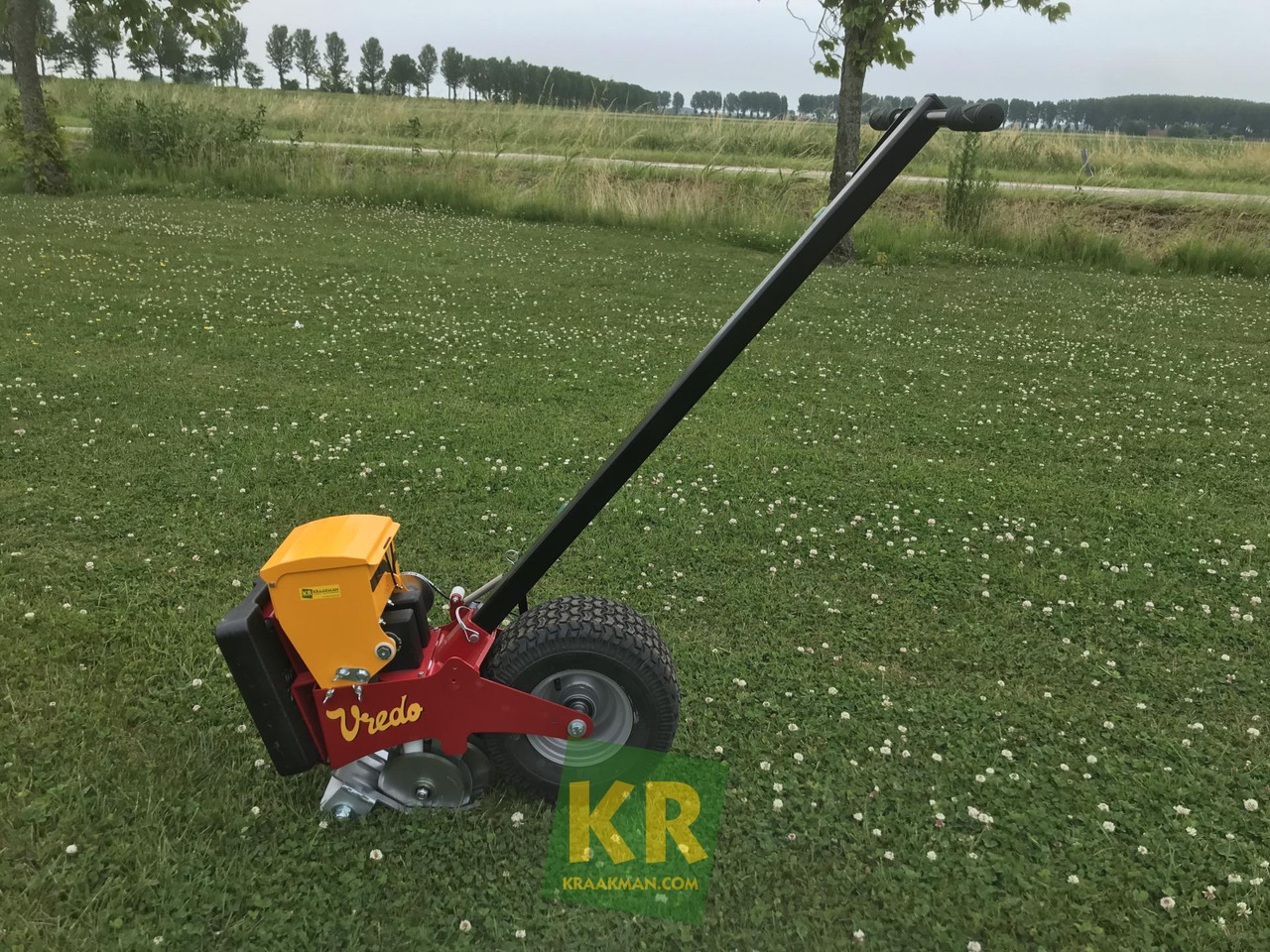 Turf Buddy Vredo - Augsnes apstrādes tehnika: foto 1 Turf Buddy Vredo - Augsnes apstrādes tehnika: foto 1