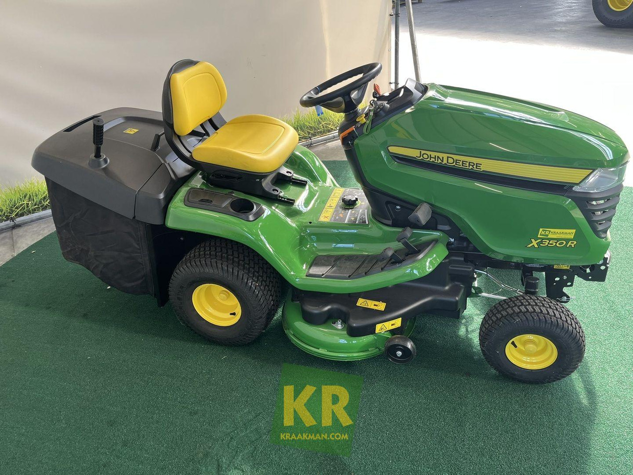 X350R John Deere - Zāles pļāvējs: foto 3 X350R John Deere - Zāles pļāvējs: foto 3