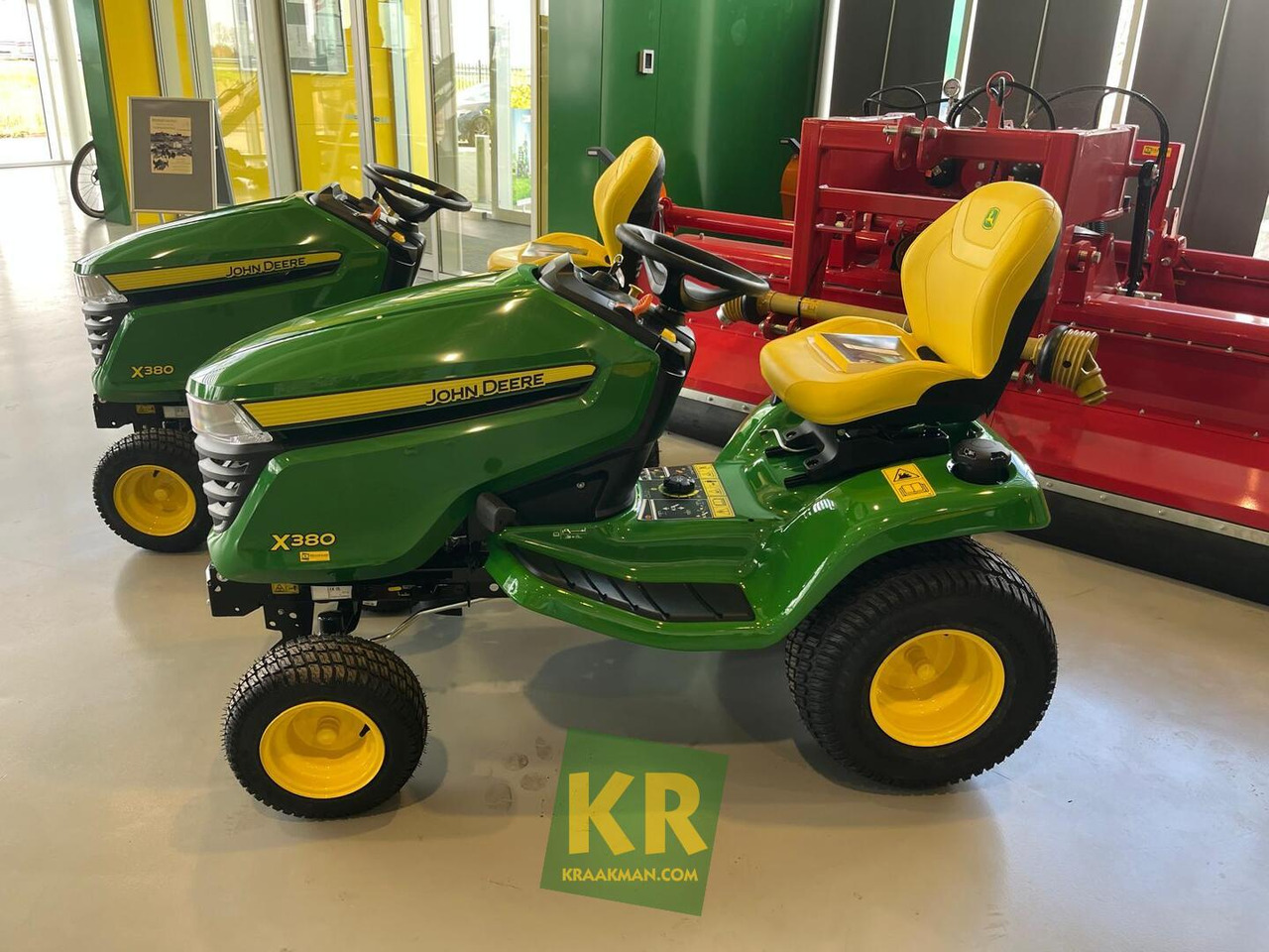 X380 John Deere - Zāles pļāvējs: foto 4 X380 John Deere - Zāles pļāvējs: foto 4