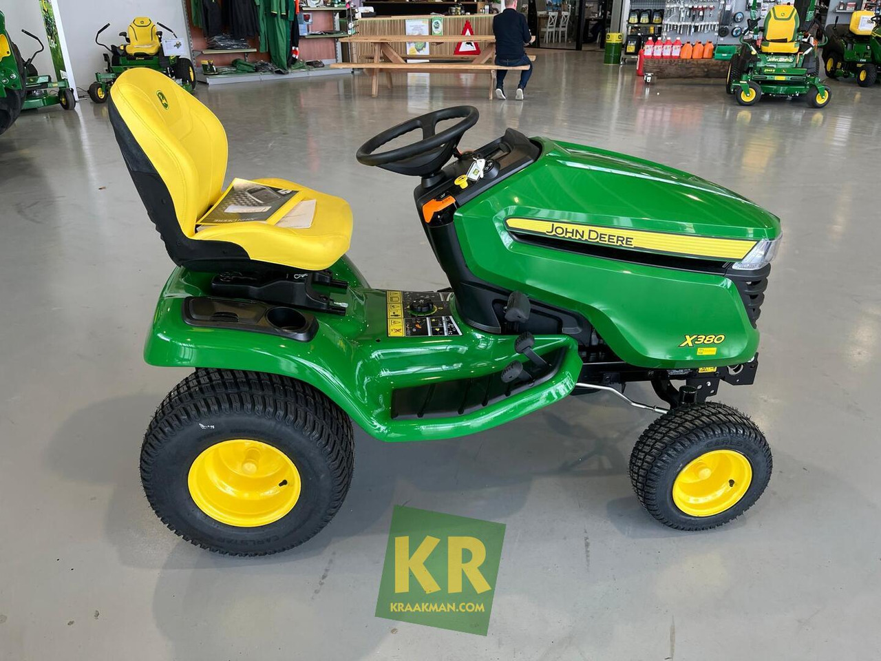 X380 John Deere - Zāles pļāvējs: foto 5 X380 John Deere - Zāles pļāvējs: foto 5