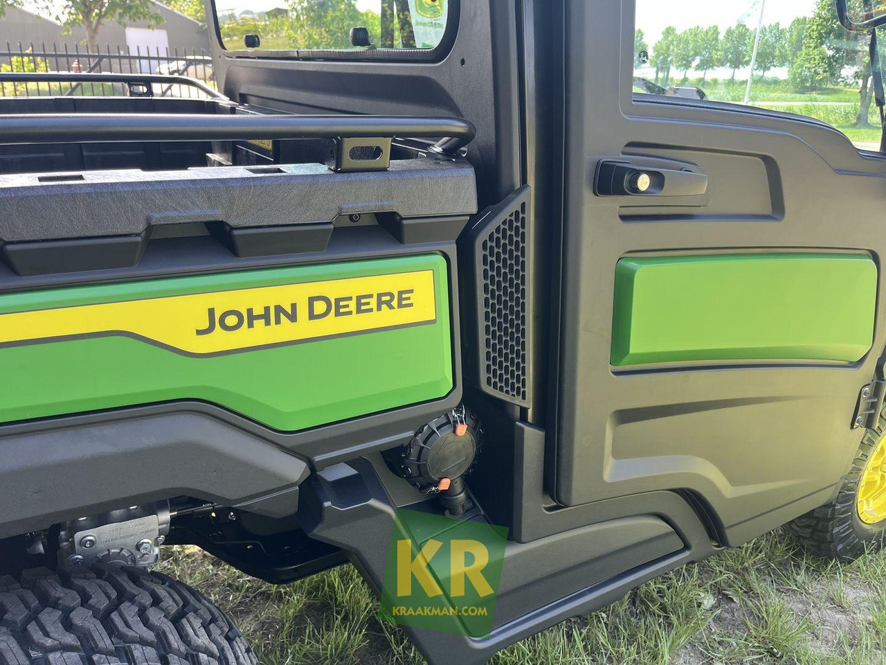 XUV875M John Deere - Kvadricikls: foto 4 XUV875M John Deere - Kvadricikls: foto 4