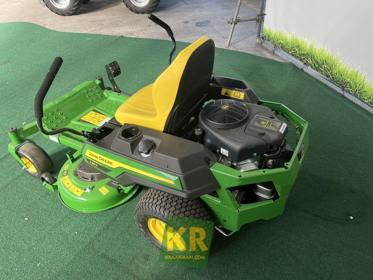 Z315E Zeroturn maaier John Deere - Zāles pļāvējs: foto 5 Z315E Zeroturn maaier John Deere - Zāles pļāvējs: foto 5