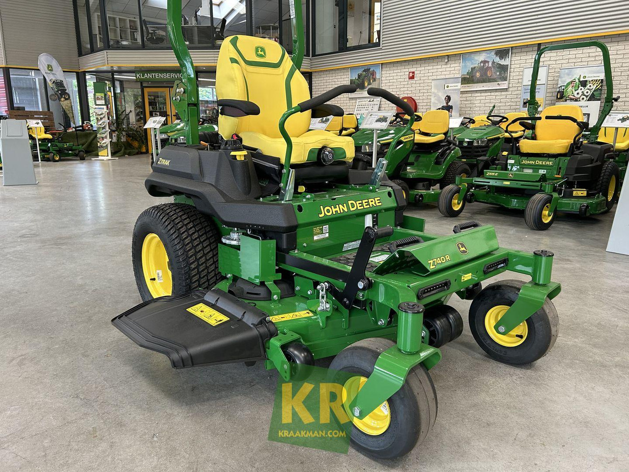 Z740R John Deere - Zāles pļāvējs: foto 1 Z740R John Deere - Zāles pļāvējs: foto 1