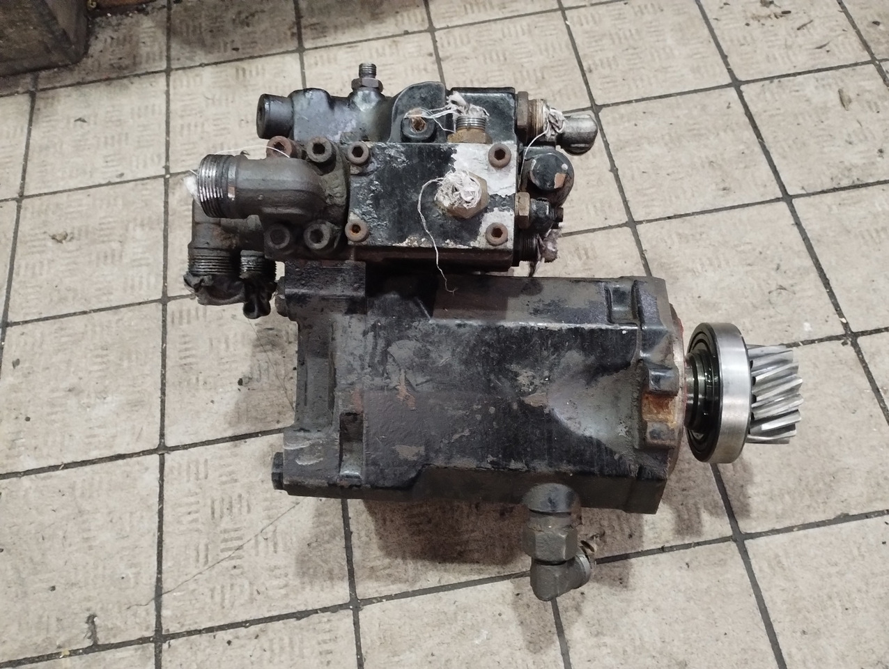 MAN POMPA ROZDZIELACZ NAPEDU HYDRODRIVE MAN TGA TGS 81676506105 81675016084 - Asis un rezerves daļas: foto 2 MAN POMPA ROZDZIELACZ NAPEDU HYDRODRIVE MAN TGA TGS 81676506105 81675016084 - Asis un rezerves daļas: foto 2