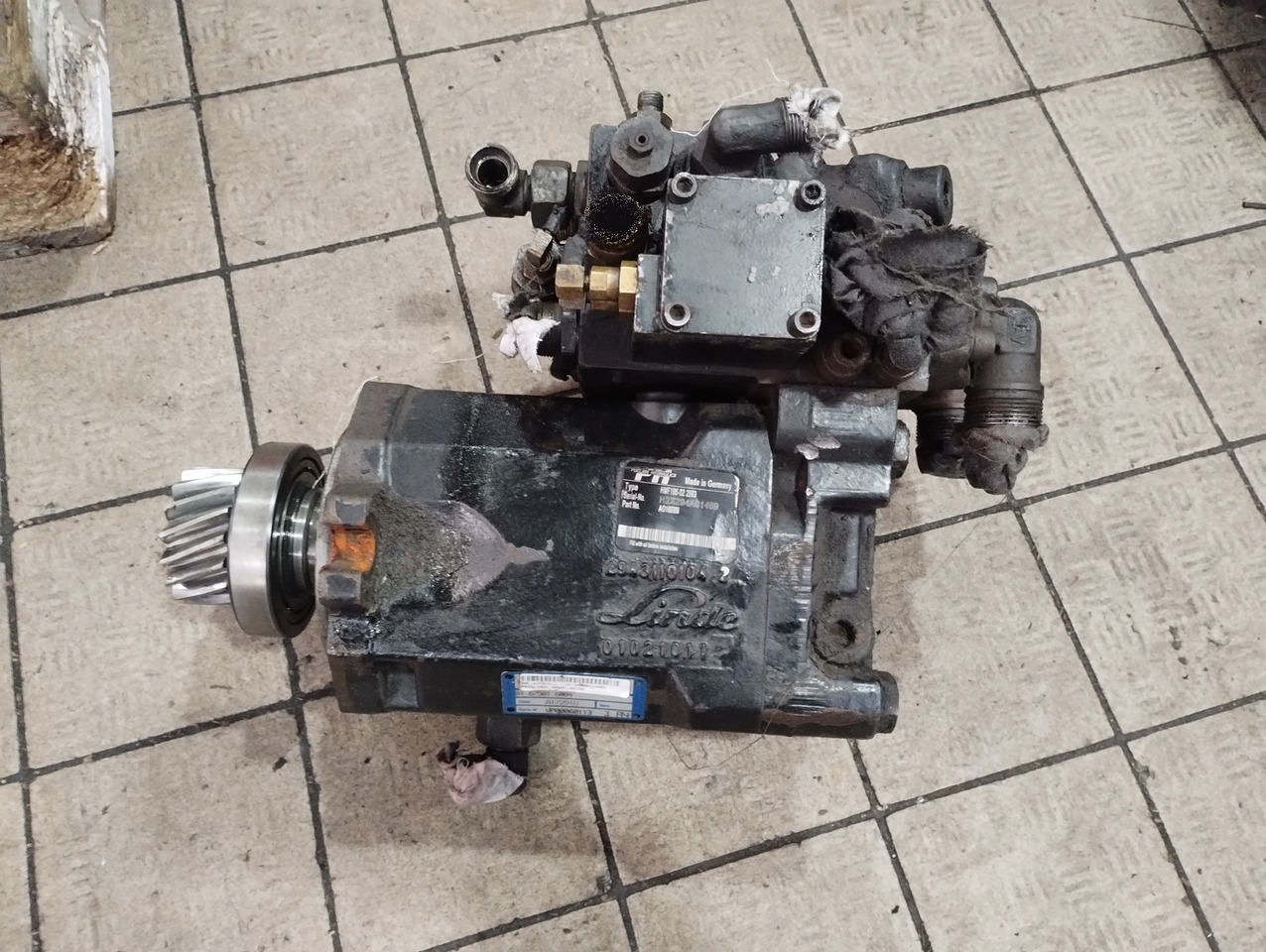 MAN POMPA ROZDZIELACZ NAPEDU HYDRODRIVE MAN TGA TGS 81676506105 81675016084 - Asis un rezerves daļas: foto 1 MAN POMPA ROZDZIELACZ NAPEDU HYDRODRIVE MAN TGA TGS 81676506105 81675016084 - Asis un rezerves daļas: foto 1