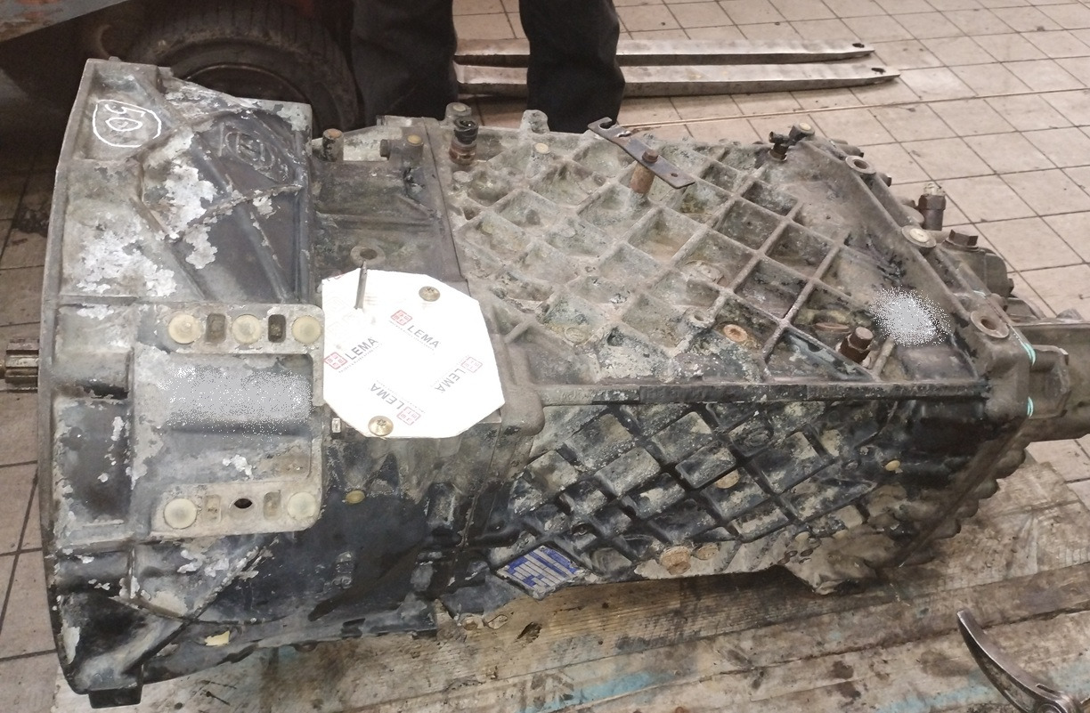 MAN Skrzynia Biegów TGA TGS ZF 16S2020 TO 16 S 2020 0.84 4x4 6x4 6x6 8x4 8x6 8x8 - Pārnesumkārba un rezerves daļas - Kravas automašīna: foto 1 MAN Skrzynia Biegów TGA TGS ZF 16S2020 TO 16 S 2020 0.84 4x4 6x4 6x6 8x4 8x6 8x8 - Pārnesumkārba un rezerves daļas - Kravas automašīna: foto 1