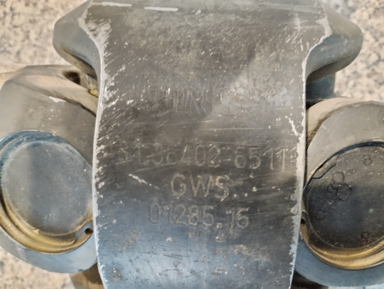 MAN PÓŁOŚ NAPĘDOWA DRIVE SHAFT MAN F90 F2000 TGA 4X4 6X6 8X6 8X8 81364026511 81364029511 - Rezerves daļa: foto 2 MAN PÓŁOŚ NAPĘDOWA DRIVE SHAFT MAN F90 F2000 TGA 4X4 6X6 8X6 8X8 81364026511 81364029511 - Rezerves daļa: foto 2