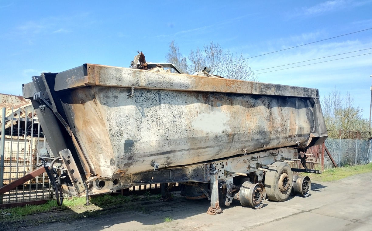 SCHMITZ CARGOBULL GOTHA 26 m3 SGF S3 2015 - Puspiekabe pašizgāzējs: foto 5 SCHMITZ CARGOBULL GOTHA 26 m3 SGF S3 2015 - Puspiekabe pašizgāzējs: foto 5