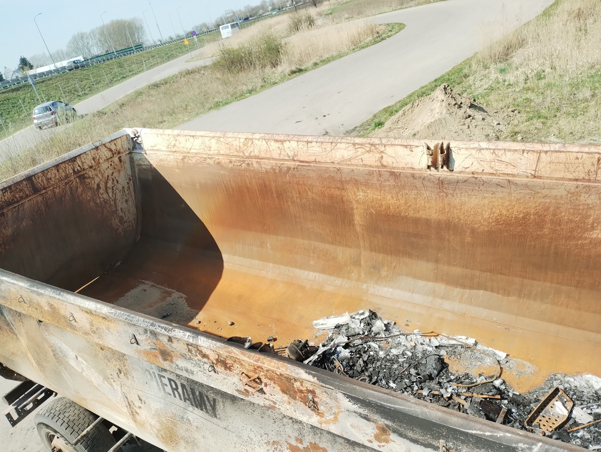 SCHMITZ CARGOBULL GOTHA 26 m3 SGF S3 2015 - Puspiekabe pašizgāzējs: foto 3 SCHMITZ CARGOBULL GOTHA 26 m3 SGF S3 2015 - Puspiekabe pašizgāzējs: foto 3