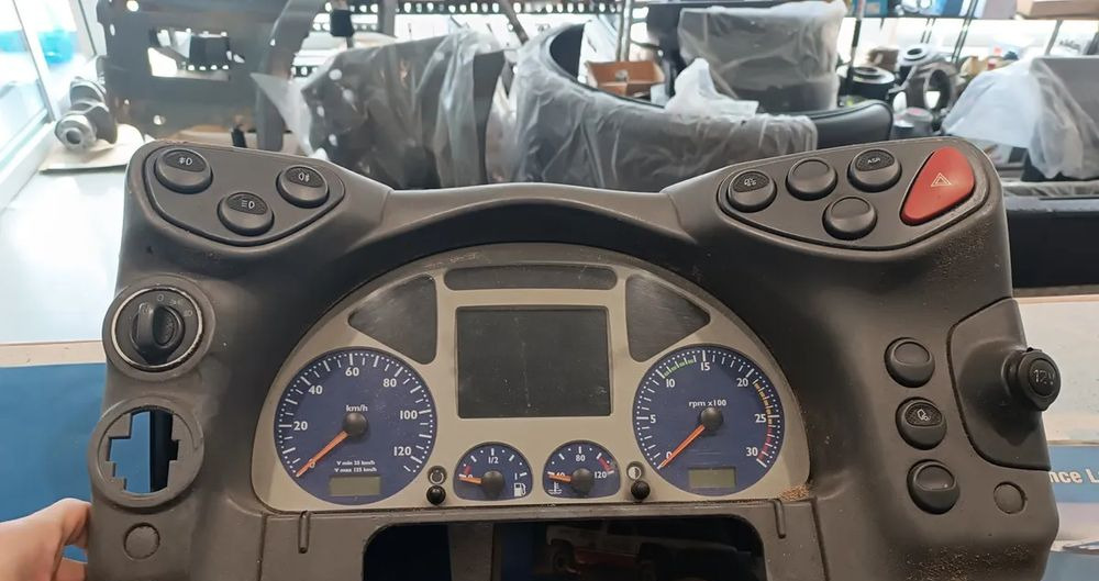 Zegary Licznik IVECO STRALIS 504025356 - Elektrosistēma - Kravas automašīna: foto 1 Zegary Licznik IVECO STRALIS 504025356 - Elektrosistēma - Kravas automašīna: foto 1