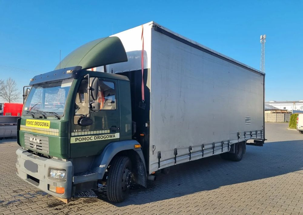 MAN LE 15 220 - Auto evakuators: foto 1 MAN LE 15 220 - Auto evakuators: foto 1