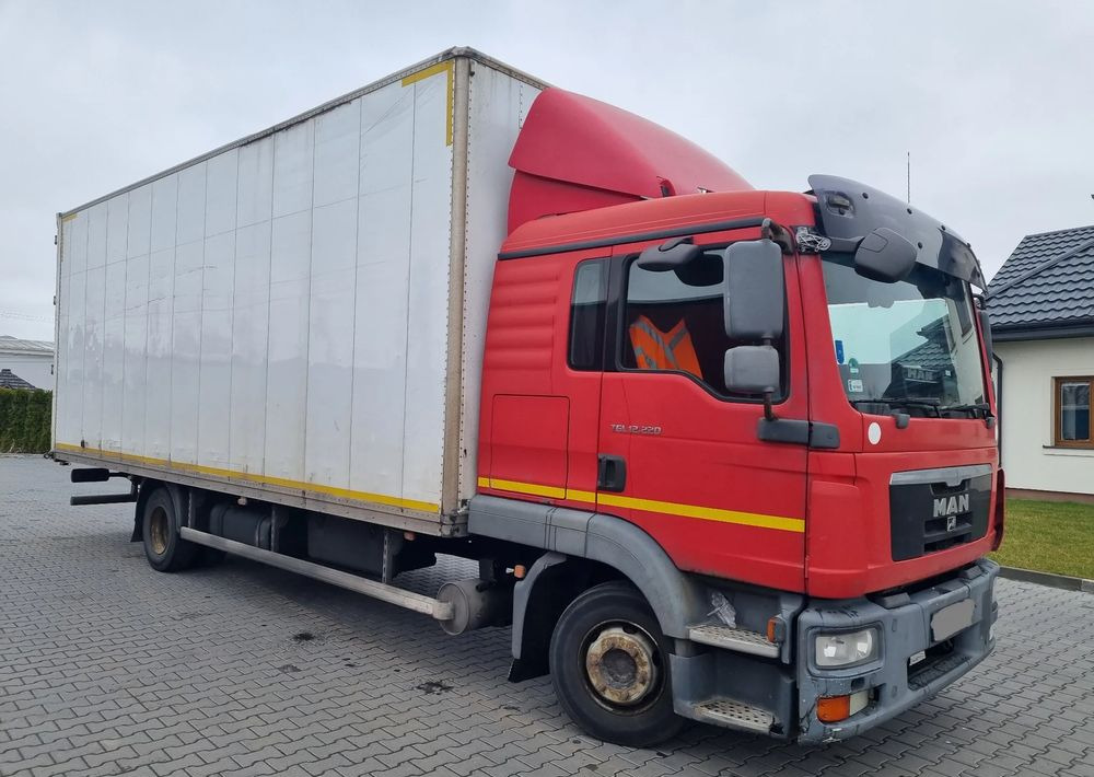 MAN TGL 12 220 - Kravas automašīna ar slēgto virsbūvi: foto 2 MAN TGL 12 220 - Kravas automašīna ar slēgto virsbūvi: foto 2