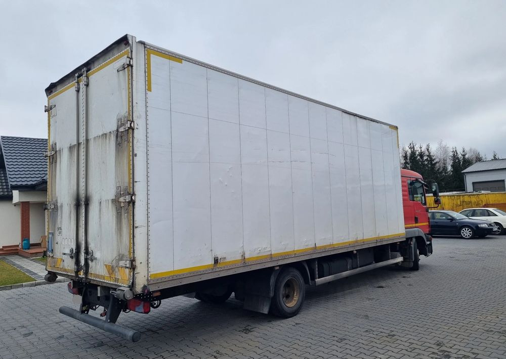MAN TGL 12 220 - Kravas automašīna ar slēgto virsbūvi: foto 3 MAN TGL 12 220 - Kravas automašīna ar slēgto virsbūvi: foto 3
