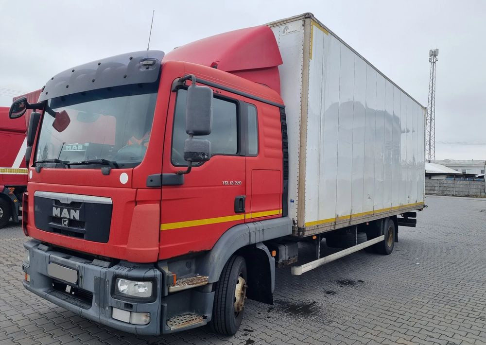 MAN TGL 12 220 - Kravas automašīna ar slēgto virsbūvi: foto 1 MAN TGL 12 220 - Kravas automašīna ar slēgto virsbūvi: foto 1
