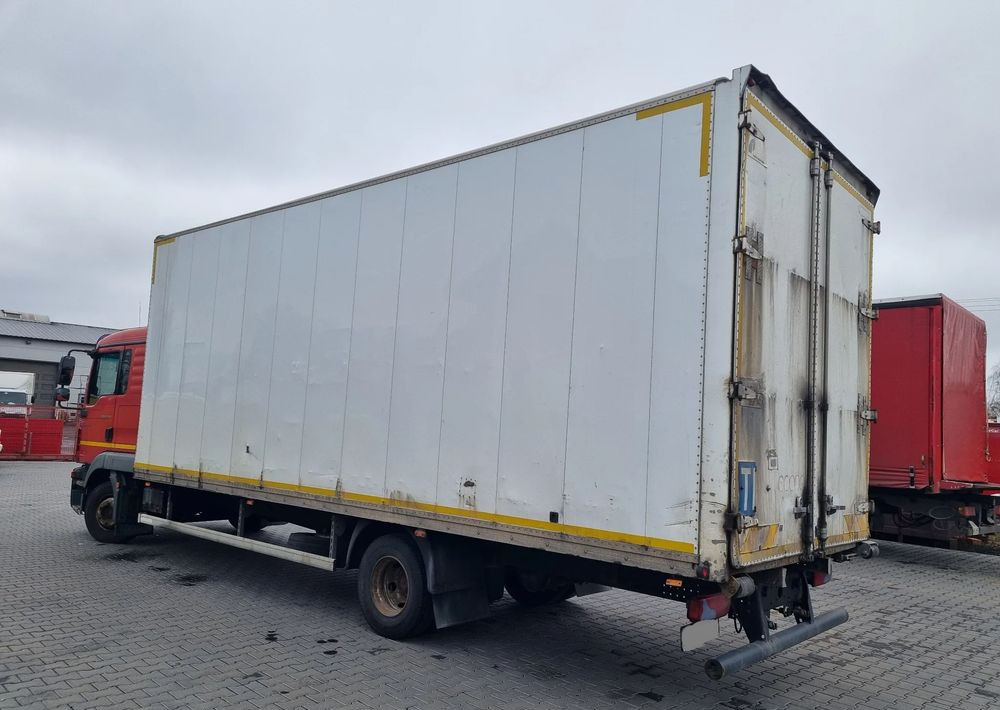 MAN TGL 12 220 - Kravas automašīna ar slēgto virsbūvi: foto 4 MAN TGL 12 220 - Kravas automašīna ar slēgto virsbūvi: foto 4