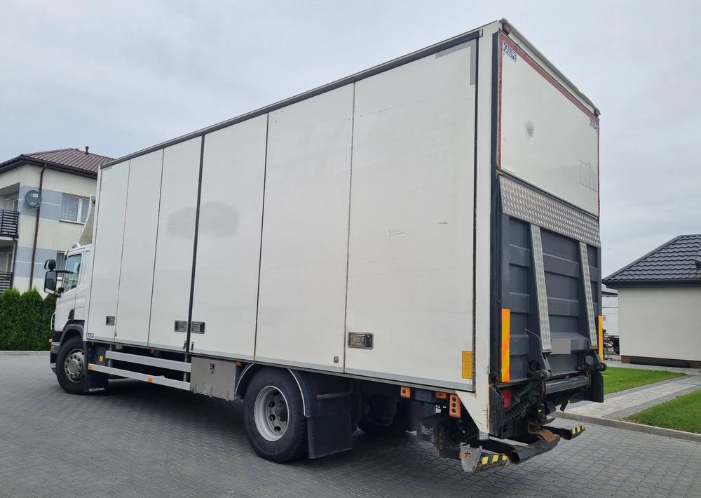 Scania P 360 - Kravas automašīna ar slēgto virsbūvi: foto 4 Scania P 360 - Kravas automašīna ar slēgto virsbūvi: foto 4